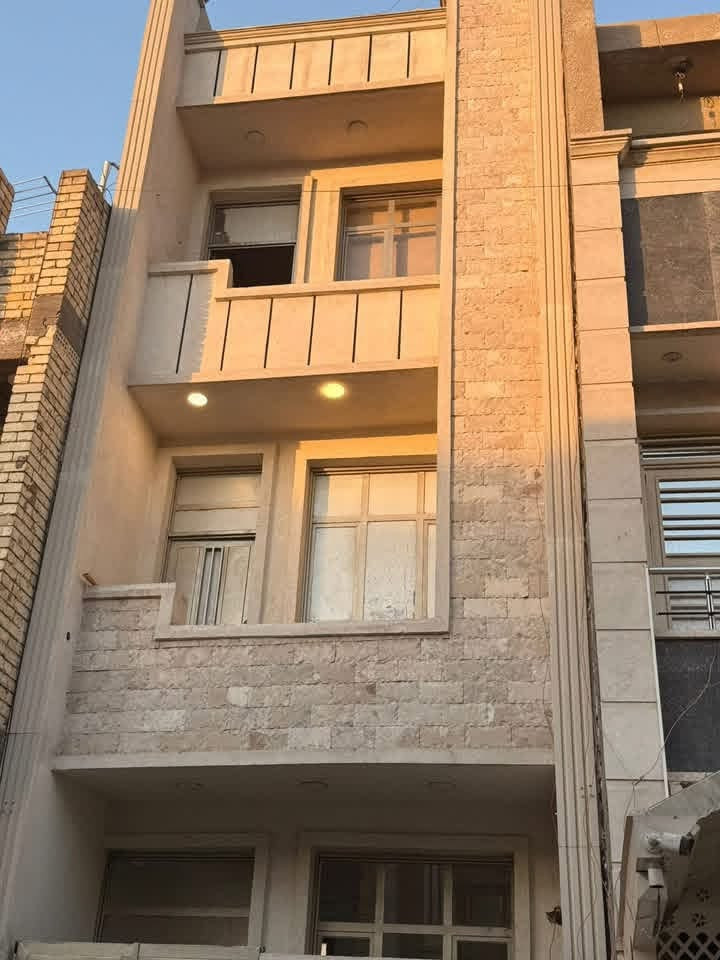 ￼ بيت للإيجار  منطقه سيديه مربع 400 المساحة 50 متر  5 نوم الطابق الأول يحتوي على صالة مع مطبخ وصحيات ومنور ￼

￼
‏الثاني يحتوي على غرفتين  النوم من ضمنها ماستر

طابق ثالث ￼ ايضا غرفتين نوم. وطابق ثالث غرفه وصحيات المجموع 5 نوم 

لاستفسار اكثر لاتصال على رقم التالي او مراسله الصفحه 

***********

***********
