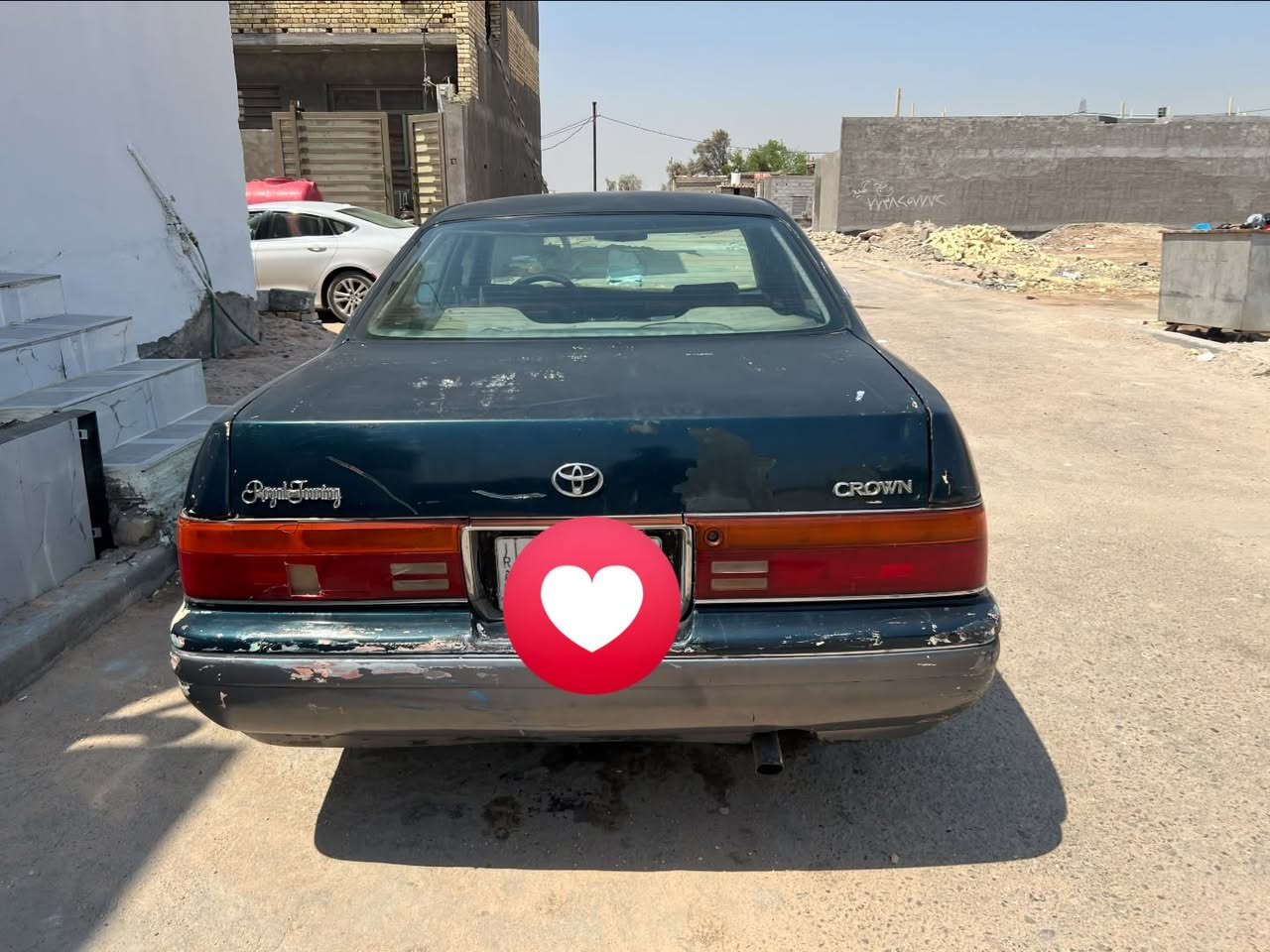 السلام عليكم 
بطه فصل للبيع لون نيلي 
السياره محركها زين فقط الباور يذب دهنه 
 بسمنه السنويه غير منتهيه 
السعر 40وبيها مجال 
مكان السياره ابو الخصيب حي العسكري 
لتواصل 
***********
