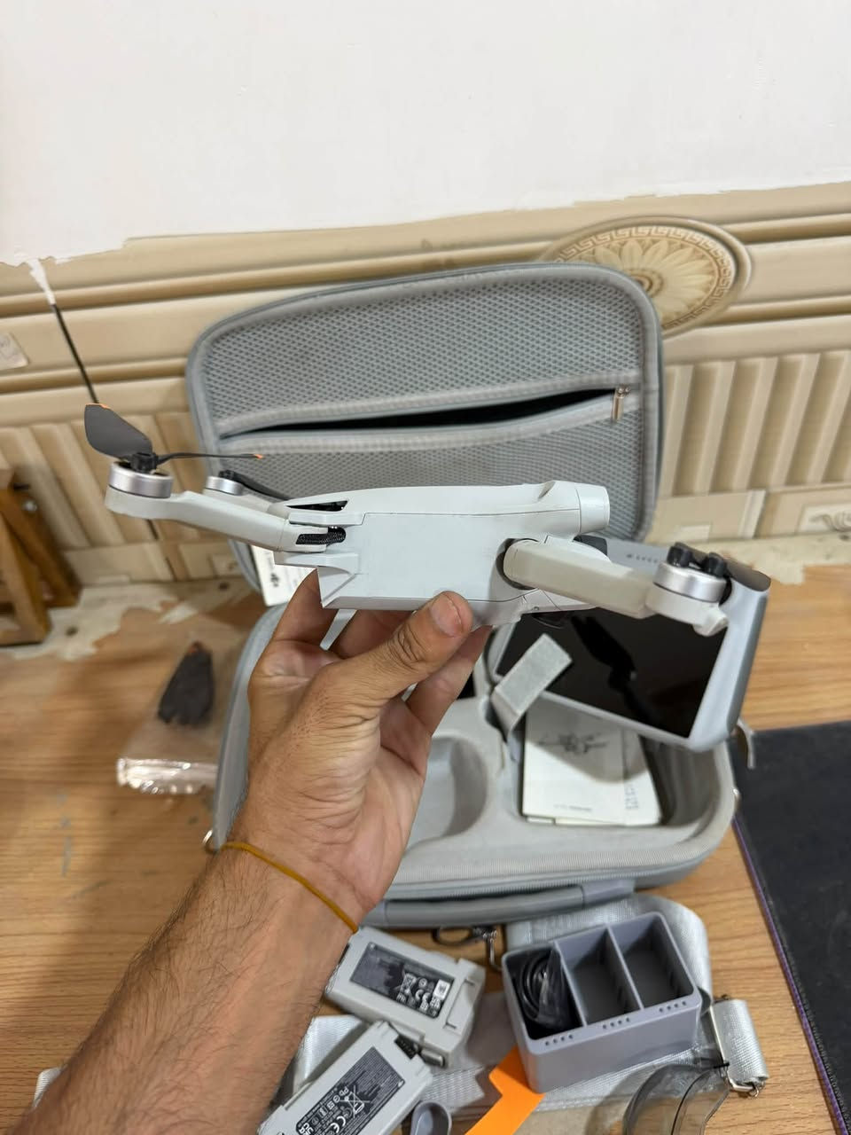 منيPRO3
جنطه مفصله
جوستك سمارت
3بطاريات +شاحنه
ريش مشدود تخم جديد بيه +ريش ويها اطيك تجاريات
دون مستعمل وليس جديد نضافته مثل ما تشوف
مكاني بابل توصيل موجود 
***********
سعر مليون و150قفل غير قابل للنقاش
