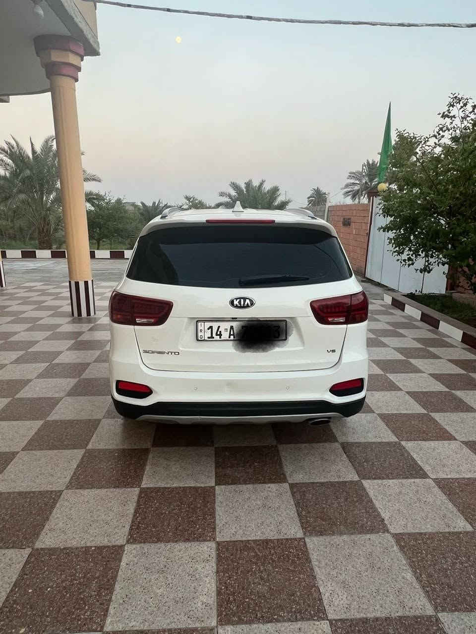 كيا سورنتو 2020 خليجي 
 السياره كلش جديده 
بصمه  تشغل 
ماشيه 140 

6 سلندر. 

7 راكب 

3 قطع  تبريد

حساس امامي خلفي 

كشنات جلد + كهرباء 

صندوك كهرباء 

4 انضمه قياده 

 وبعد هواي مواصفات 

مكينه. وكير. وكلشي بيه على وضع الشركة
رقم بصرة 
سنوية لغاية 35
السعر 225 وبيها مجال 
الاتصال على الرقم ***********
