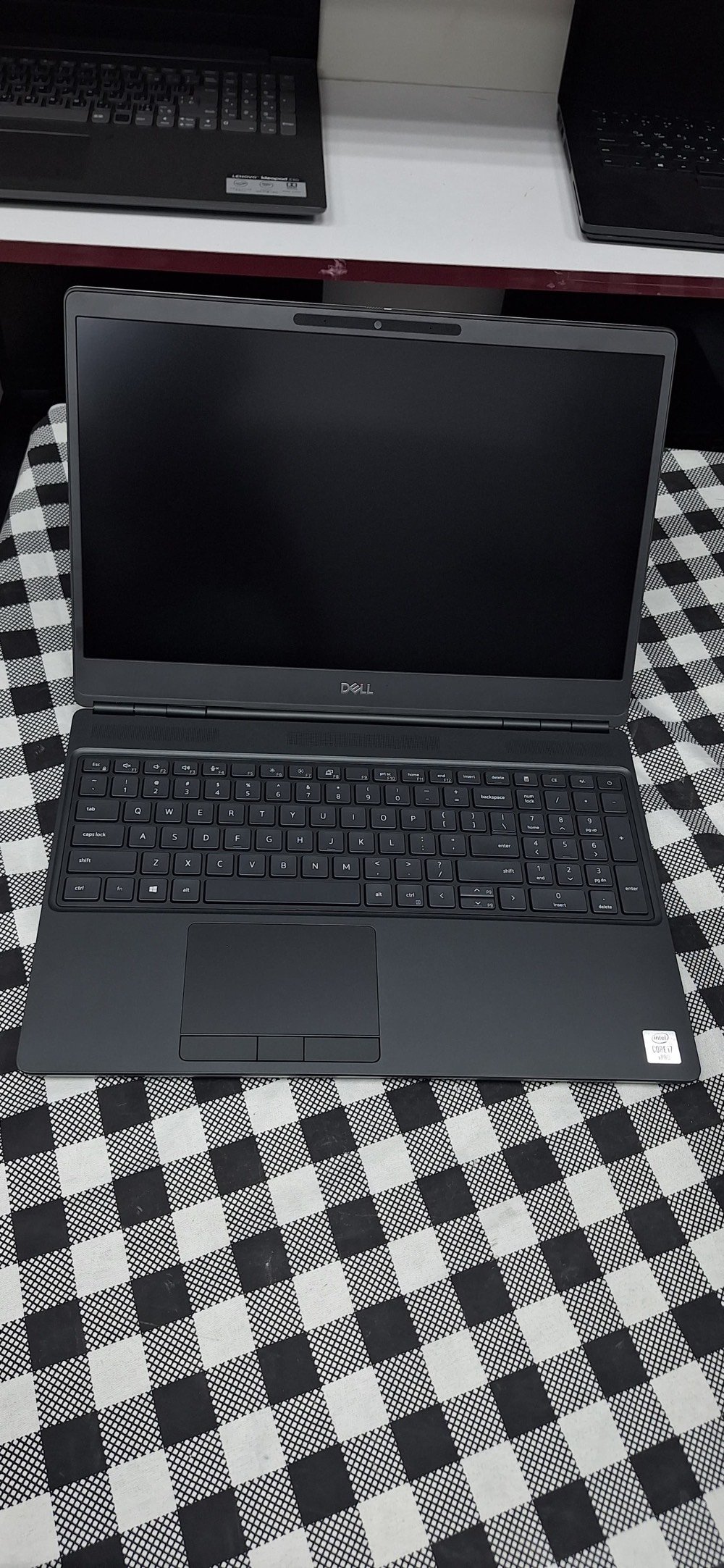 Dell precision 7550
* المعالج : H 10850-17 Intel Core

* كارت الشاشة الداخلي: 8) Intel UHD Graphics:

جيجابايت

* الذاكرة العشوائية (16GB :(RAM

* التخزين 512GB SSD

* كارت الشاشة الخارجي:

NVIDIA T2000 4GB

* الشاشة : 15.6 بوصة FHD

* السعر : 780 بي مجال للشراي
للتواصل : 0773272871