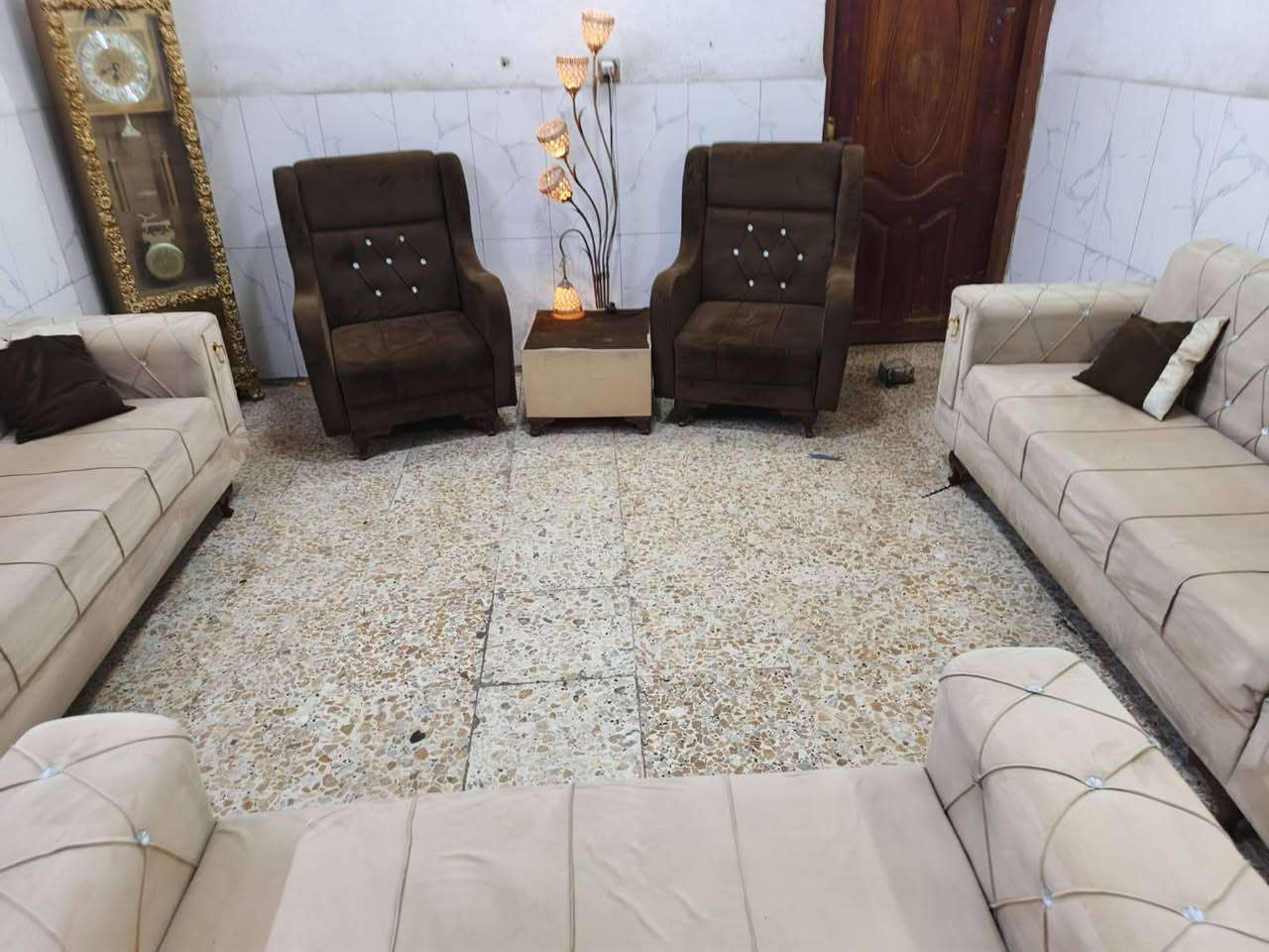 سلام عليكم عندي تخم عشر مقاعد عراقي سعر ب٢٥٠ هذه رقمي *********** مكان منصور الوشاش يوجد توصيل بغداد بكروه 
@إشارة
