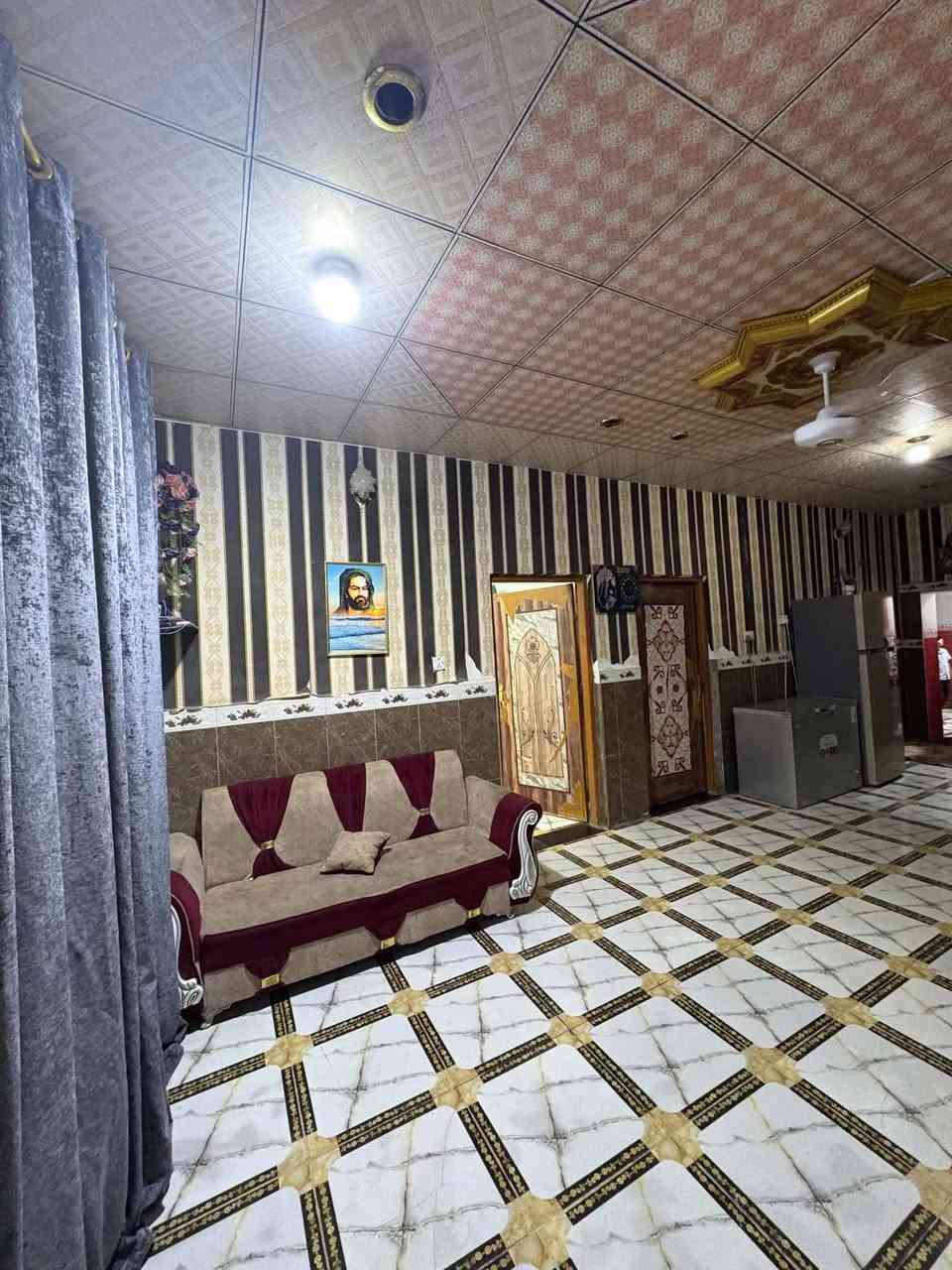 بيت  في ام العصافير قرب الشقق القديمه
يرهم بيع او ايجار طابو زراعي سند 25 اقرار محكمه
البيت يتكون من غرفتين وصاله وبراني ومطبخ وتواليت خارجي وداخلي وبي طارمه جبيره مساحته 180 متر
ايجاره (250) اما اذا بيع سعره 25 مليون وبي مجال
للاستفسار ***********
