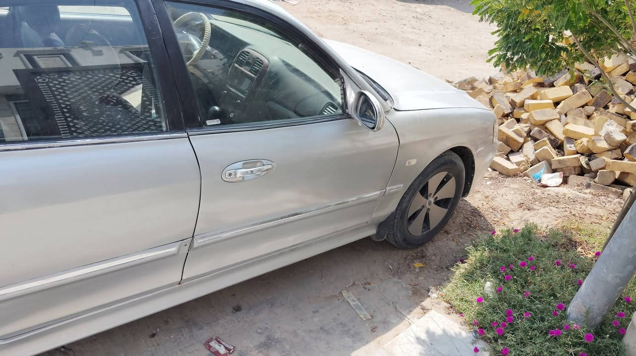 السلام عليكم 
اوبتيما 2000 
مكينه كير كورلا 1800 
رقم بابل راعيه ناصريه شرط التحويل 
تخم تاير ويل جديد 
نقص تبريد  
مكانه حله 
مصبوغه عام 
***********
السعر 40 وبيه مجال
