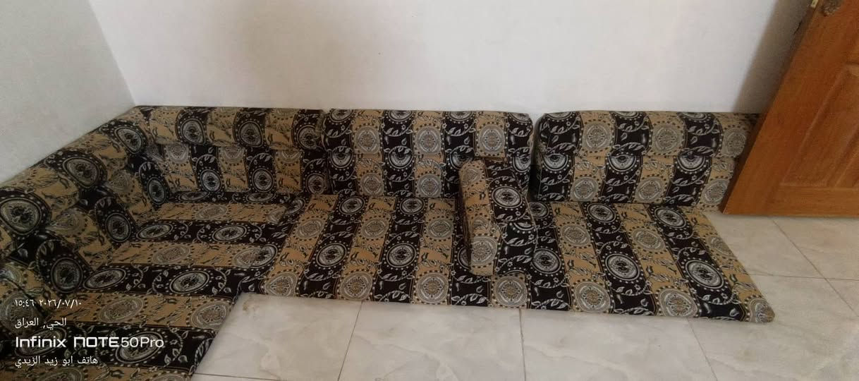 جلسة للبيع عدد الكاعية ٧ قطع مع تكيات جانبية ٧ قطع مع تكيات ضهر ١٢ قطعة مع زواية ٢ قطعة السعر خاص *********** العنوان واسط قضاء الحي
