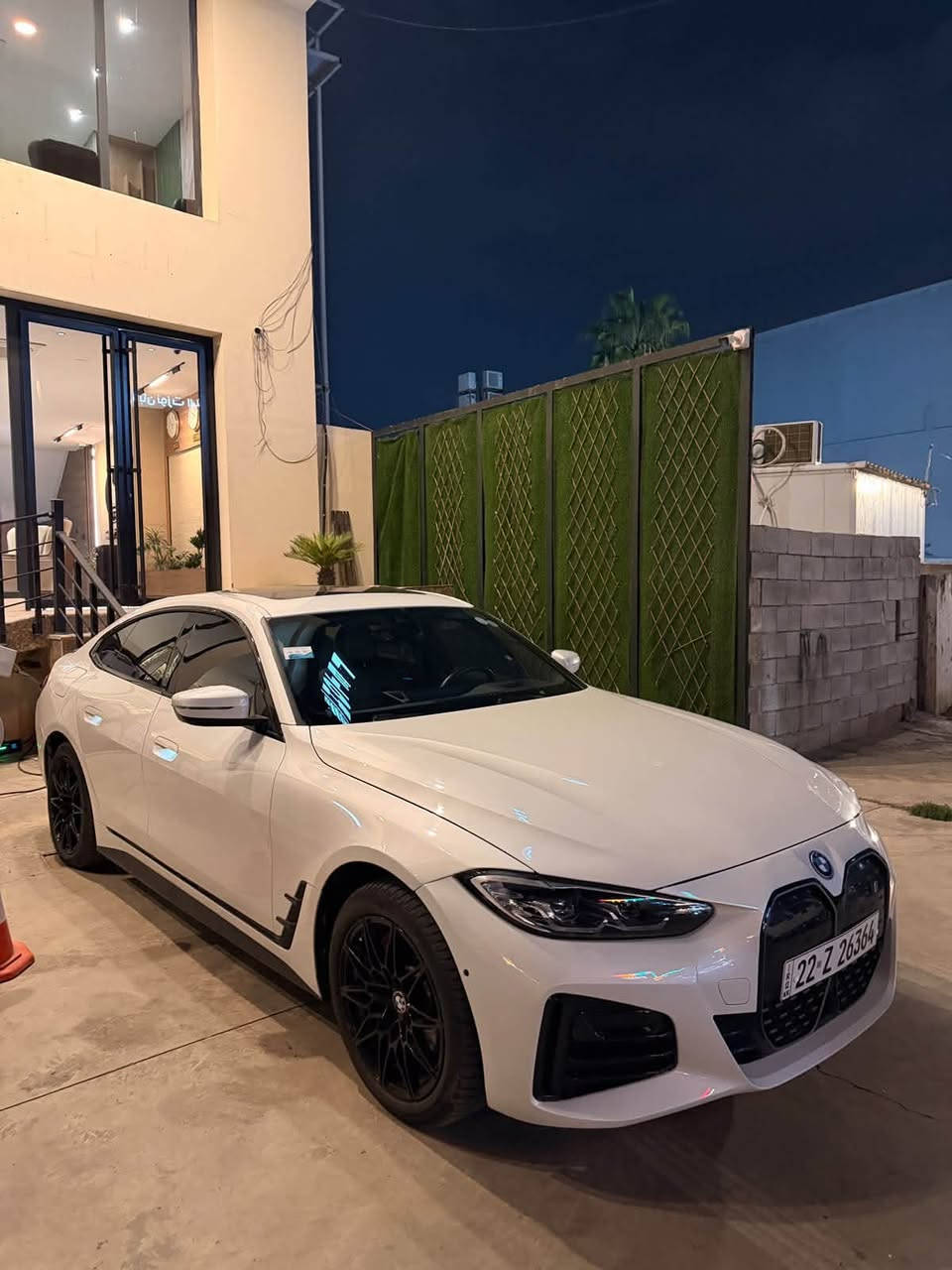 i4 M40 • دبل ماطور • بطارية ٥٠٠كم