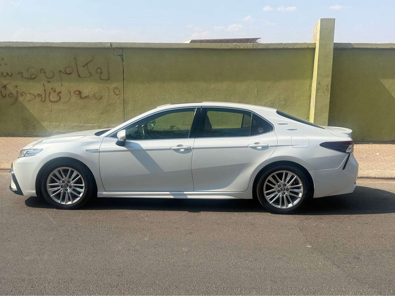 سلام عليكم 
كامري خليجي للبيع
مديل 2023seبلاص
محرك 6سلندر يعني V6
موصفات فول فول
ماشي 120كيلو متر
ضرار قبغ صندوق مبدل بدون دواخل او شبر بل بونيد مصبوغ بدون دواخل بدون ايرباك
رقم اربيل دولي
سنويه جديد  بسمي تحويل وه كال حاضر 
رادار حجر شرط 
بدون مصرف 
مكاني كركوك 
رقم موبايل ***********

سلاو هاوريان 
كامري خليجي  بو فروشتن 
موديل 2023
مكينه 6سلندر V6
موصفات بلصse
فول فول 
سپي 120هه زاره رويشتوه ليدراوه قبغ صنوقي گوراوه بي ناو گرتن له كه ل يه ك بست بونيدي صبوغ بي ناو گرتن
بي ايرباك 
رقم هه ولير 
رادار بردي كزوز بيلادي به شه رت
يه ك دينار مسرفي نيه 
شوين كه ركوك 
ژماري موبايل *********** كركوك, العراق
