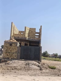 بيت للبيع • ١٢٠م • وياه قطعة