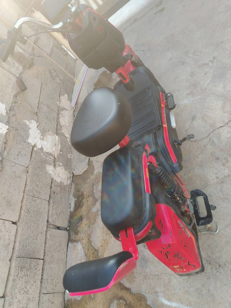 دراجه شحن بعدها لوك بطاريات بل شرط كامل شغاله للمراوس بدراجه ايراني اربعه كير شعندك دز خاص رقمي ***********
