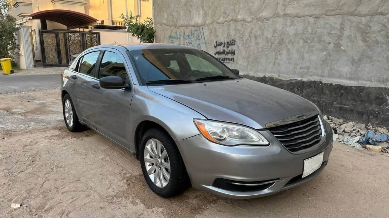 C200
موديل 2013 فئه S
رقم بابل مشروع وطني 

محرك 2400

تخم تاير جديد 

حداديه يوم 8/27 شديته 

گير ومحرك نظيف 

تبريد جيد 

السياره مابيه كل نقص

حادثه جاملغ وربع البنيد على جهة دبه الزراگات وهنا صار بيه قطعتين صبغ الجاملغ الثاني الامامي وجوه قبق البانزين فقط العنوان كربلاء 
الرقم *********** السعر 83

