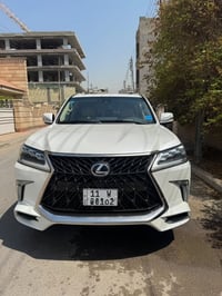 للبيع لكزس LX570 موديل 2017 بريم فول مواصفات  مكفوله من الصبغ من الدعا...