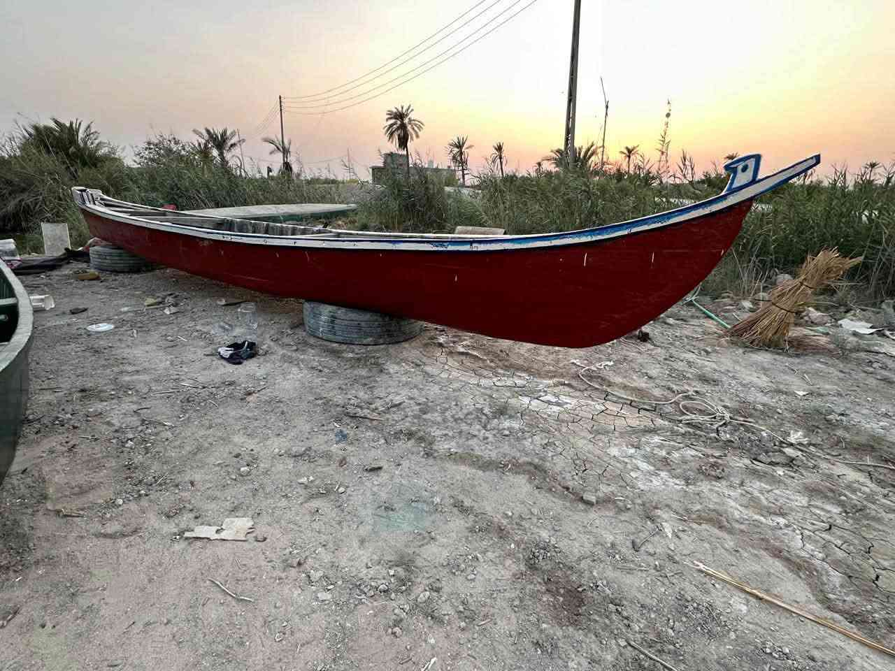 بلم للبيع الطول 18  ذراع خشب وماده فيبر كلاس يجيب ماي قليل يرادله ترتيب بسيط السعر 500 وبي مجال بسيط الاتصال ***********
