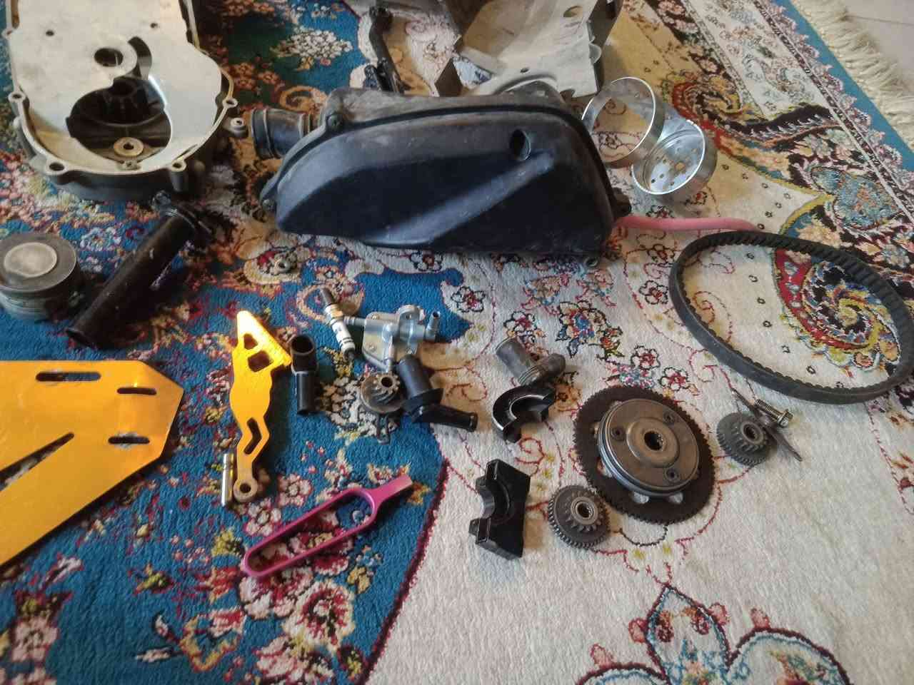 غراض للبيع
راجز  عدد 2 
سبايدر 4 ولف 1 
شوته 4 ولف بدون فلتر 1 
كلاص 1 
قبق هندر بدون مجموعه 1
وغراض هواي شوف الصور 
*********** واتساب فقط او خاص 
مكان بابل توصيل ماكو
