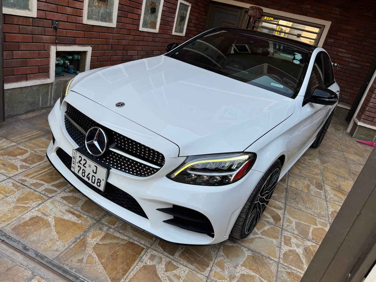 🚘🔥 Mercedes-Benz C300 2020 | AMG Black Edition 🔥🚘
💰 السعر: 259 ورقة
📞 ***********

✨ للبيع مرسيدس C300 موديل 2020 – Black Edition – AMG Kit – Full Option ✨

🔸 المواصفات والتجهيزات:
• محرك 2.0 Turbo – 4 Cylinder
• قوة حوالي 255 HP
• ناقل حركة أوتوماتيك 9G-TRONIC
• AMG Exterior Package
• Black Edition
• جنوط AMG رياضية
• LED High Performance Headlights
• إضاءة داخلية Ambient Lighting
• شاشة وسطية Central Display
• نظام Apple CarPlay & Android Auto
• Bluetooth و USB
• كاميرا خلفية
• حساسات أمامية وخلفية Parking Sensors
• تشغيل بصمة Keyless Start
• دخول ذكي Keyless-Go
• مقاعد كهربائية
• ذاكرة للمقاعد
• تدفئة مقاعد
• مقود AMG متعدد الوظائف
• مثبت سرعة Cruise Control
• نظام مراقبة النقطة العمياء Blind Spot Assist
• نظام تحذير الاصطدام والمساعدة على الفرملة
• نظام المحافظة على المسار Lane Keeping Assist
• ABS / ESP / Traction Control
• فتحة سقف
• تكييف أوتوماتيك Dual-Zone Climate Control
• فرش داخلي فاخر
• تشغيل وإطفاء أوتوماتيكي
• مرايا كهربائية وقابلة للطي
• حساسات مطر وإضاءة
• Drive Select بعدة أوضاع قيادة

📌 العداد: 45,000 ميل
📌 رقم أربيل – بأسمي شخصياً
📌 فحص وهزة ورقم كلها جديدة ✅
📌 حادث بسيط جداً – فقط طرف الجاملغ الأمامي
📌 بدون أي أضرار داخلية

💎 سيارة مرتبة جداً وشكل AMG Black Edition مميز، والمواصفات غنية.

📍 العنوان: بغداد – الدورة – شارع أبو طيارة
📞 ***********

💰🔥 السعر: 259 ورقة فقط بغداد, العراق
