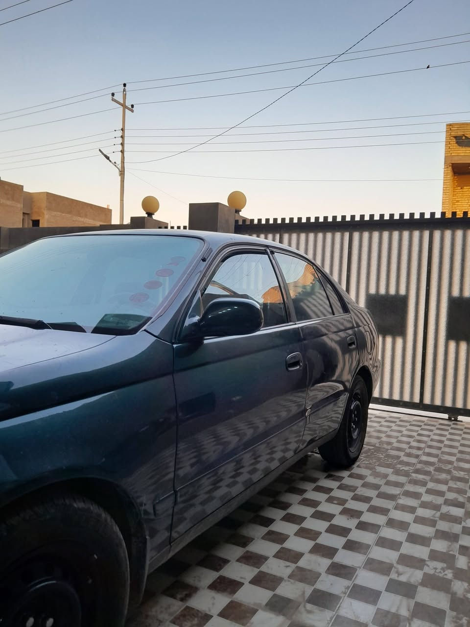 السلام عليكم 
اخوان اني مكلف بالنشر 
سيارة كرونة موديل ٩٣ 
يسرى بلاد تبريد شغال
كير محرك ممتازة سيارة حلوة مال جناي تفاصيل اكثر اتصل على راعيها بالفلوجة مكانه 
سعرها ٥٥ ورقة وبيها مجال
هاتف : ***********
