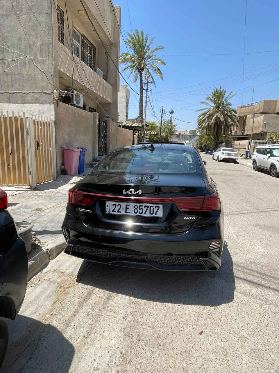 كيا سيراتو 2023 خليجي مكينه 2000
كير AT 
فتحة سقف 
حساسات خلفيه 
شاشه بلاديه ابل كار بلي 
تحكم ستيرن 
مثبت سرعه 
ثلاث وضعيات قياده 
مري شفط 
اشاير مري 
هزه جديده 
السياره عليه ادامه كامله بدون اي نقص 
باتري جديد اصلي ضمان 
تخم تايرات جديد 
لد نهاري 

موقع بغداد اليرموك 
***********
