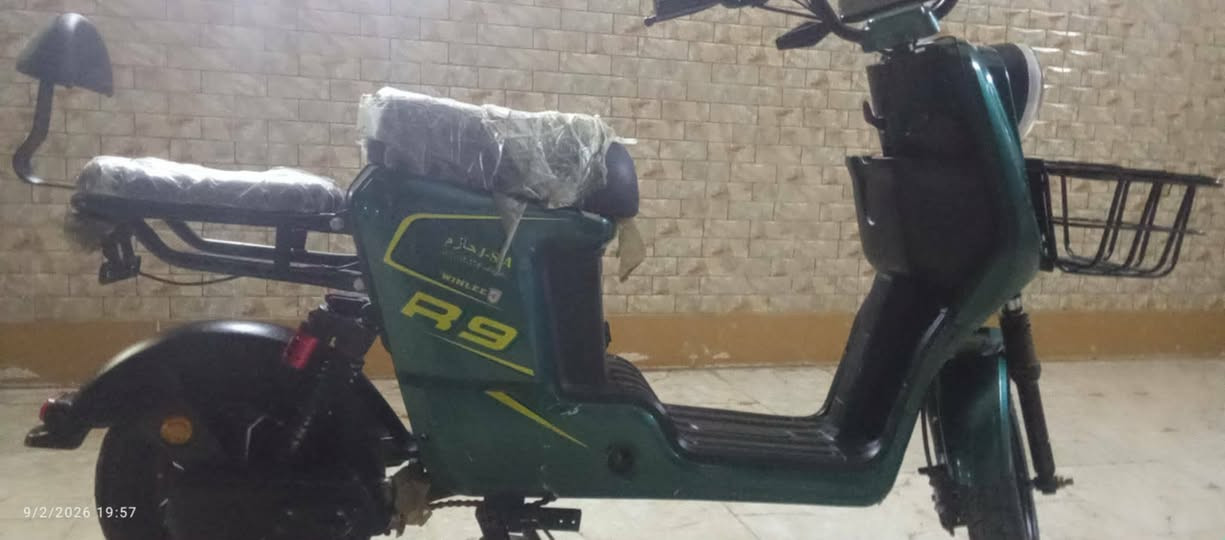 السلام عليكم دراجه شحن ،R9 ,2025 شغاله فول بطاريات المكان ديالى قضاء الخالص . رقم الهاتف:***********.      خاص مفتوح السعر: ٤٠٠ بيها مجال

نص مكتوب في الصور:
- 9/2/2026 19:57