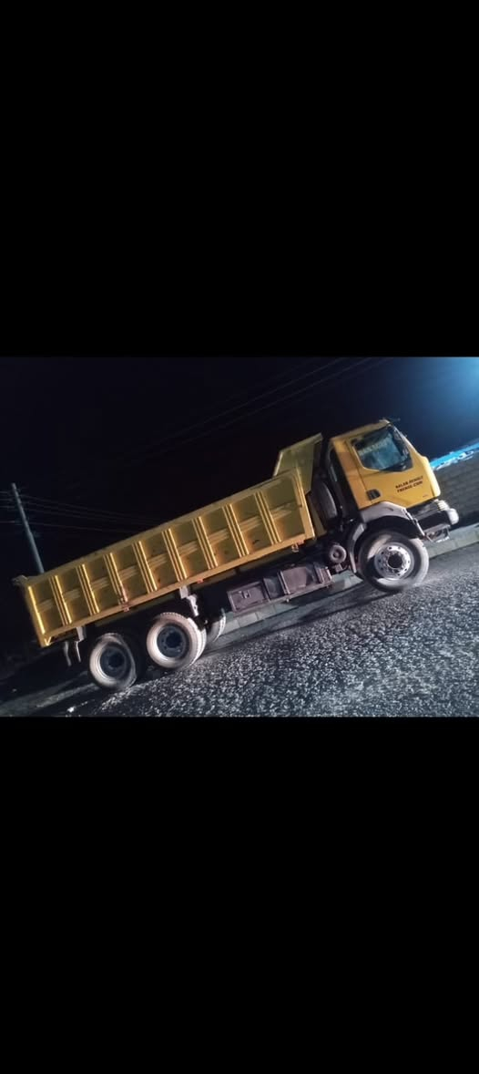 للبیع بۆفرۆشرن
گەڵابە بیلاد علوجەکانە
مودێل٢٠٠٢

مەکینە ٤٠٠ بیلاد 
گێرو ئەسکل شانصی بەشەرت 
تاقم تایەی باشە 
بۆدی پاکە 
شانصی پاکە 
مەمجوعەی بیلادە 
ئاڕم پلاسیکە سلێمانیە
***********
***********
کۆڕەکە وەسپەپ ڤایبەر لەسەرە
