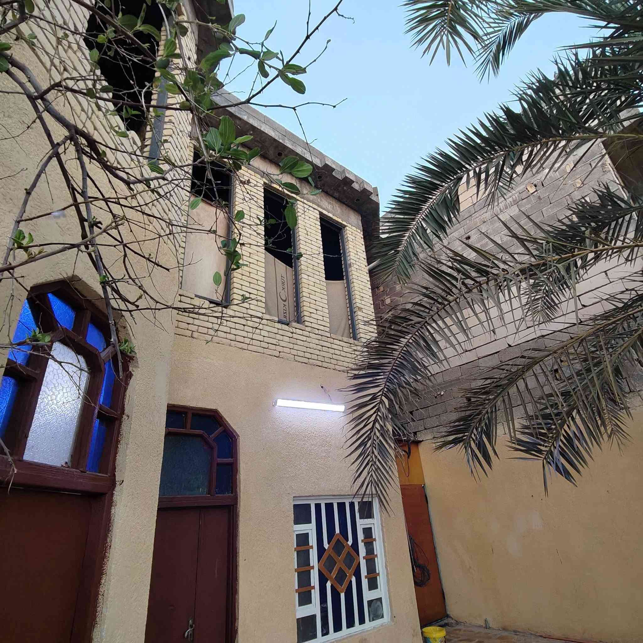 بيت للبيع طابقين الطابق الثاني هيكل
دور الشرطة 74 على الخدمات قرب محطة الكهرباء 

الاستفسار الاتصال على الرقم التالي ***********

