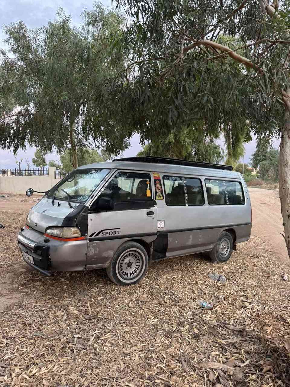 السلام عليكم 
كية هونداي موديل 1998 
رقم اربيل ومرور صافي بالكامل 
وسنوية باسمي وتنتهي ب 2028/8/24
وبيه حصة بانزين 
شراي يتواصل لهذا رقم وبيه واتساب ***********
