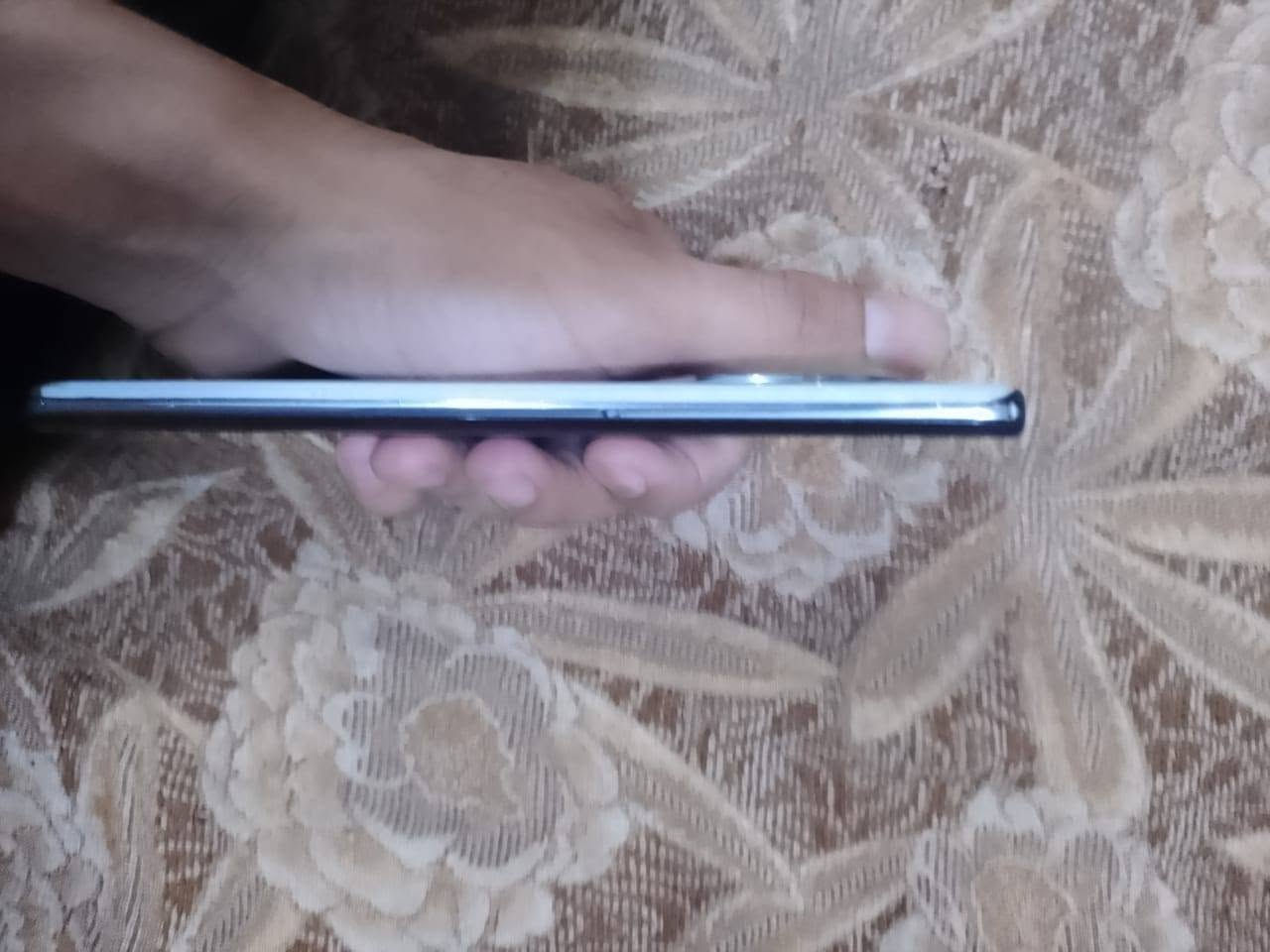 هونر x9a 5g ذاكره 256 العشوائيه 8 جهاز نضافته حلوه يخبل بلالعاب مبدل شاشه اصليه والعدسه مال كامره مكسره ما مأثره السعر 170 العنوان بغداد حسينية المعامل للتواصل ***********
