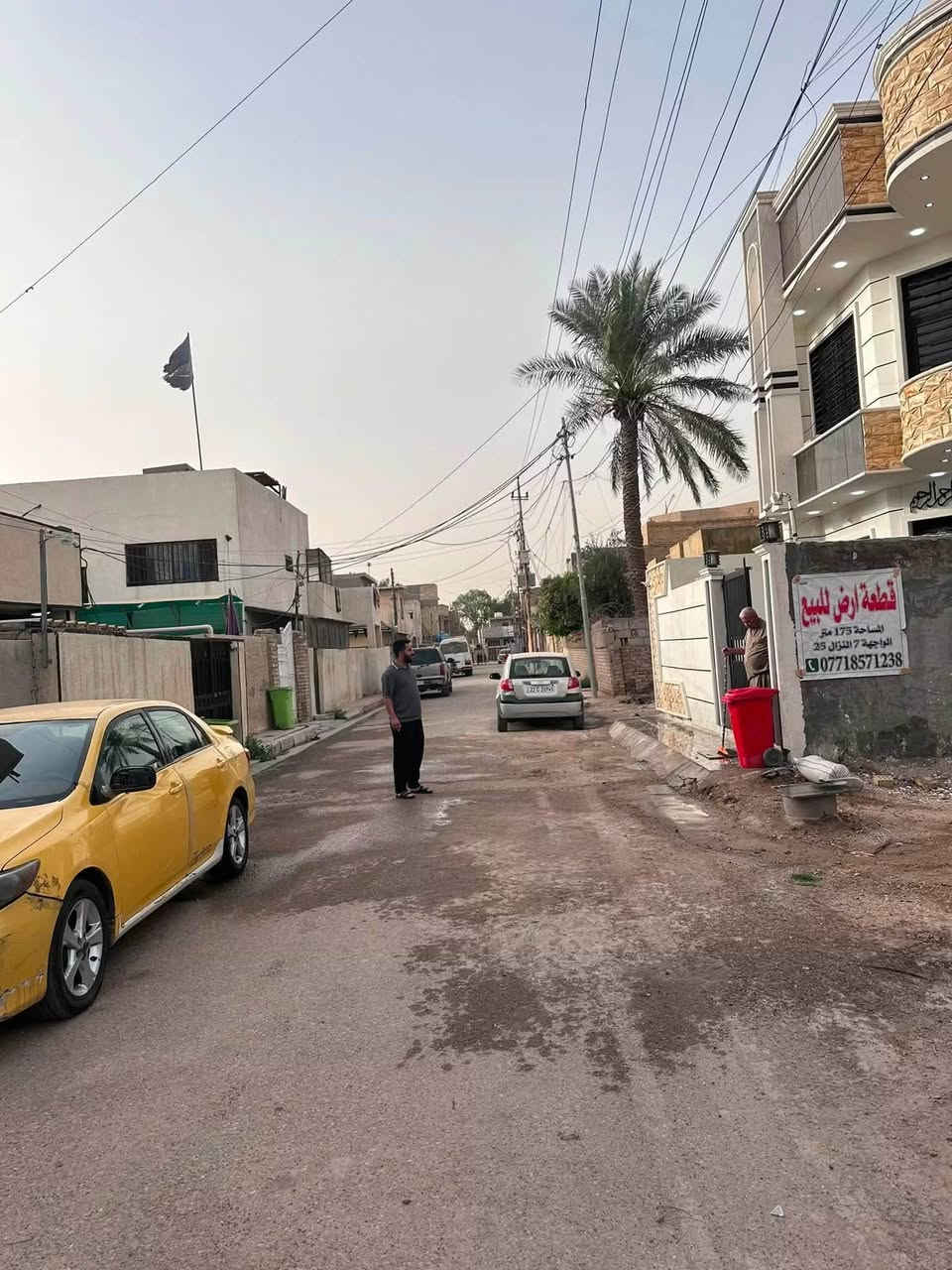قطعه ارض للبيع مساحه 175.الواجهة 7.نزال 25 طابو صرف .المكان الزعفرانيه السده.الأستفسار اتصل ع الرقم***********
