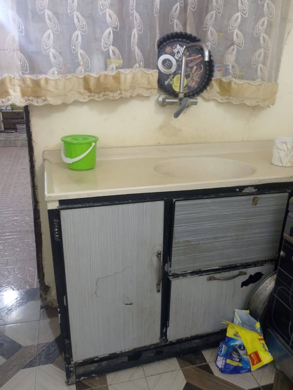 للبيع ضره بس الباب لي بنص سعر 250وبي مجال رقم ***********ناحية العبارة
