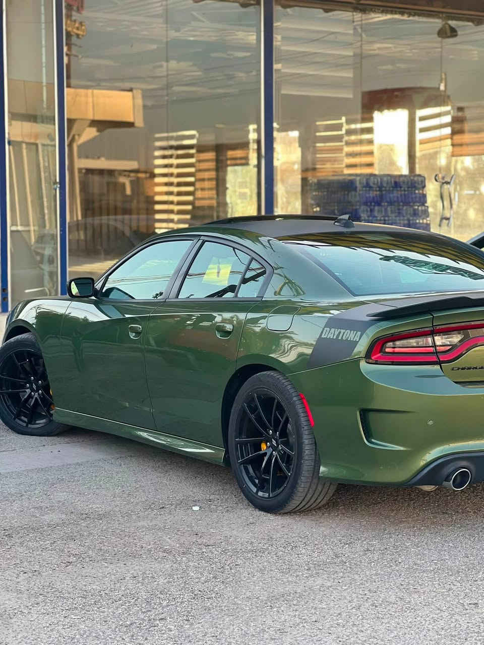 � للبيع دودج تشارجر دايتونا 392 سكات باك 2018 🔥
لون زيتوني مميز جداً ✨

▪️ محرك 6.4 HEMI V8 (392)
▪️ فل مواصفات
▪️ فتحة سقف
▪️ رادار أمامي
▪️ تبريد وتدفئة للمقاعد
▪️ مقاعد ميموري (ذاكرة)
▪️ حساسات خلفية
▪️ ممشى 51 ألف ميل فقط

السيارة بحالة ممتازة جداً،كشر الوكالة ومقفول عدا طخة خفيفة بالجاملغ الأيمن، والتعديل احترافي. المحرك والجير والشاصي بحالة ممتازة.

🔹 وارد مياه امطار
🔹 الوسائد الهوائية سليمة
🔹 رقم بغداد مميز 20083

سيارة مميزة للمستخدم أو الهاوي الباحث عن قوة الـ 392 وشكل الدايتونا الرياضي مع المواصفات الكاملة.

الفحص على المشتري، والسيارة جاهزة للكشف بأي مكان

للاستفسار الاتصال بالرقم ***********
