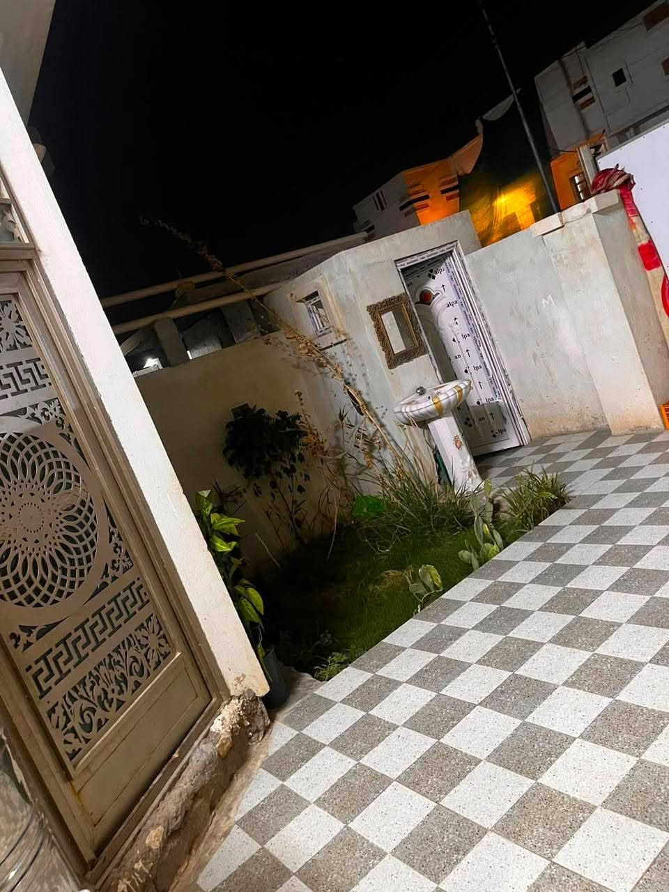 البيع بيت خلف مجمع رحاب بدايت شارع المضيف
طابو زراعي اسعر 40 وبي مجال توصل ***********
