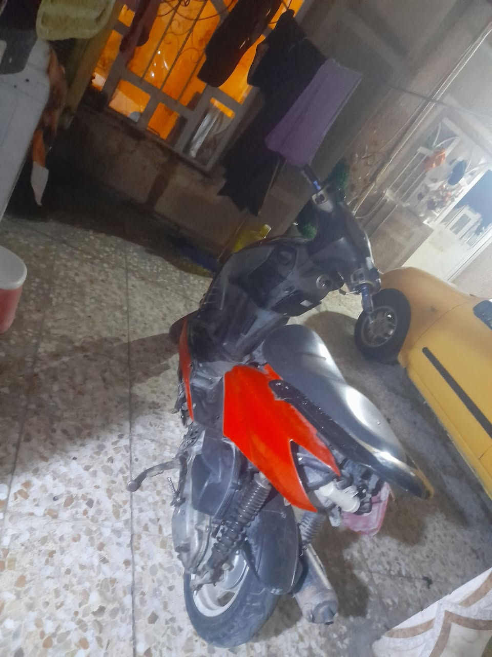 سكنس نثية 110 ياباني  كهربايات كلهة كاملة سلف وهندر دراجة كامت تخربط عندي بدلتلهة كابريتر ونفس شي دراجة محركهة يخبل بس ابيع كوم حديد طافية حاليا كفرات كاملة سعر 250 وابيهة مجال لشراي مكاني بغداد شعب رقم ***********
