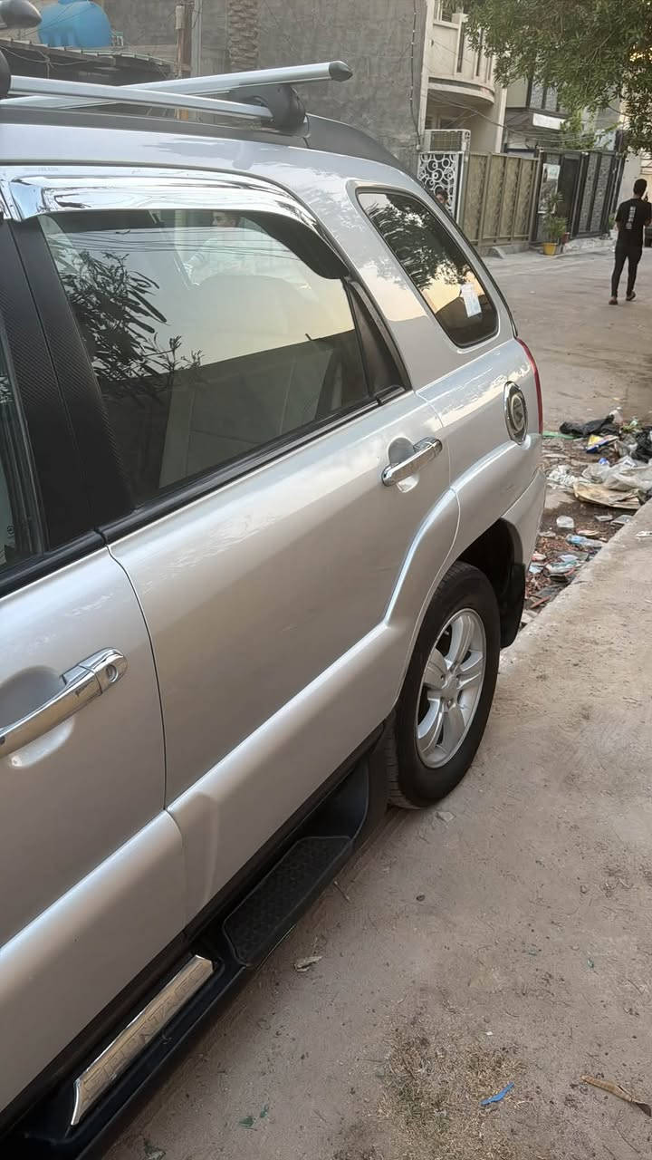 سبورتج ٢٠٠٩ بيهه تنقيص قليل من التبديله للتبديله وبيهه رشات صبغ جراد اعتقد قطعتين مكاني شهداء البياع السعر ١١٠ وبيها مجال بصيط للاستفسار ***********
