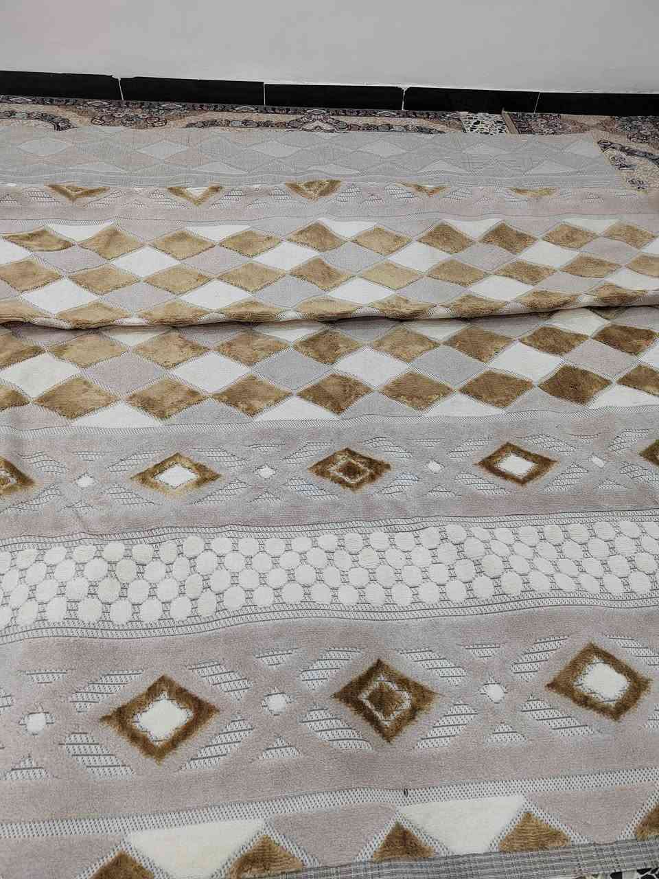 للبيع كص بوهيمي جديد الطول 5 وعرض 3 الرقم ***********
