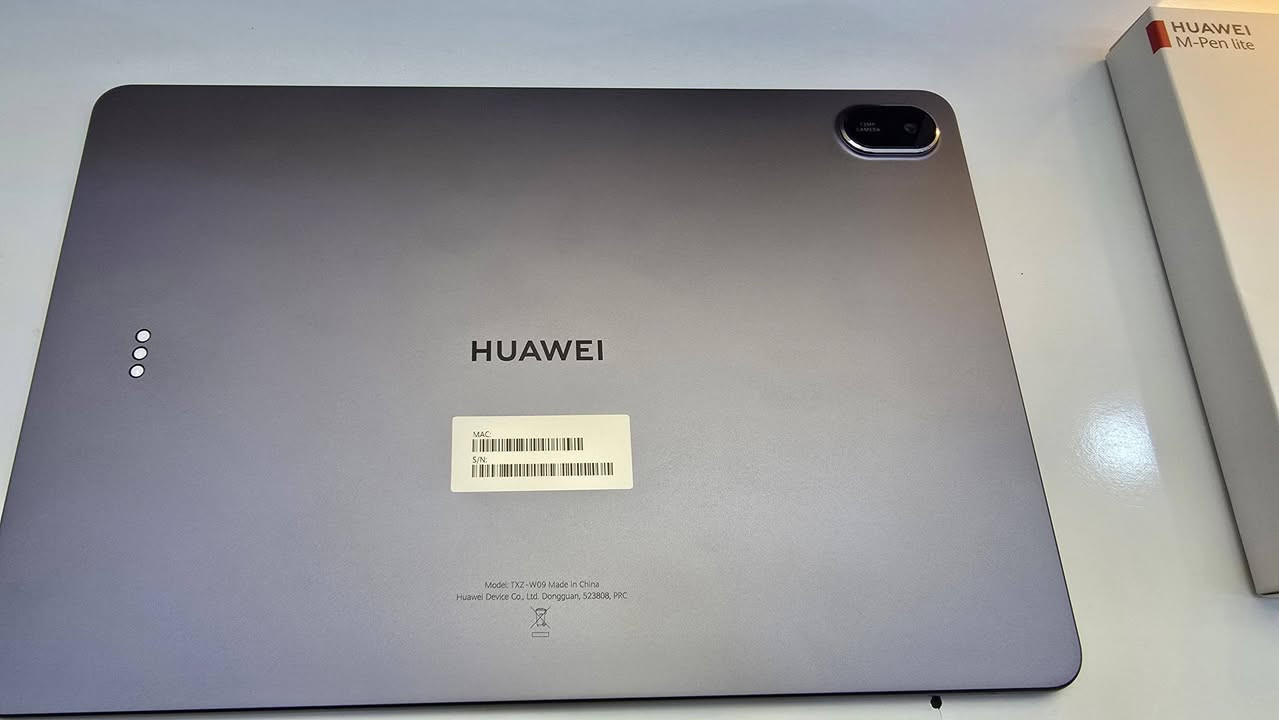 هواوي ميت باد 11.5
نظيف كامل ملحقات مع الكيبورد والقلم استخدام شهر وشوية 
السعر 400 الف وبي مجال
بغداد 
***********
