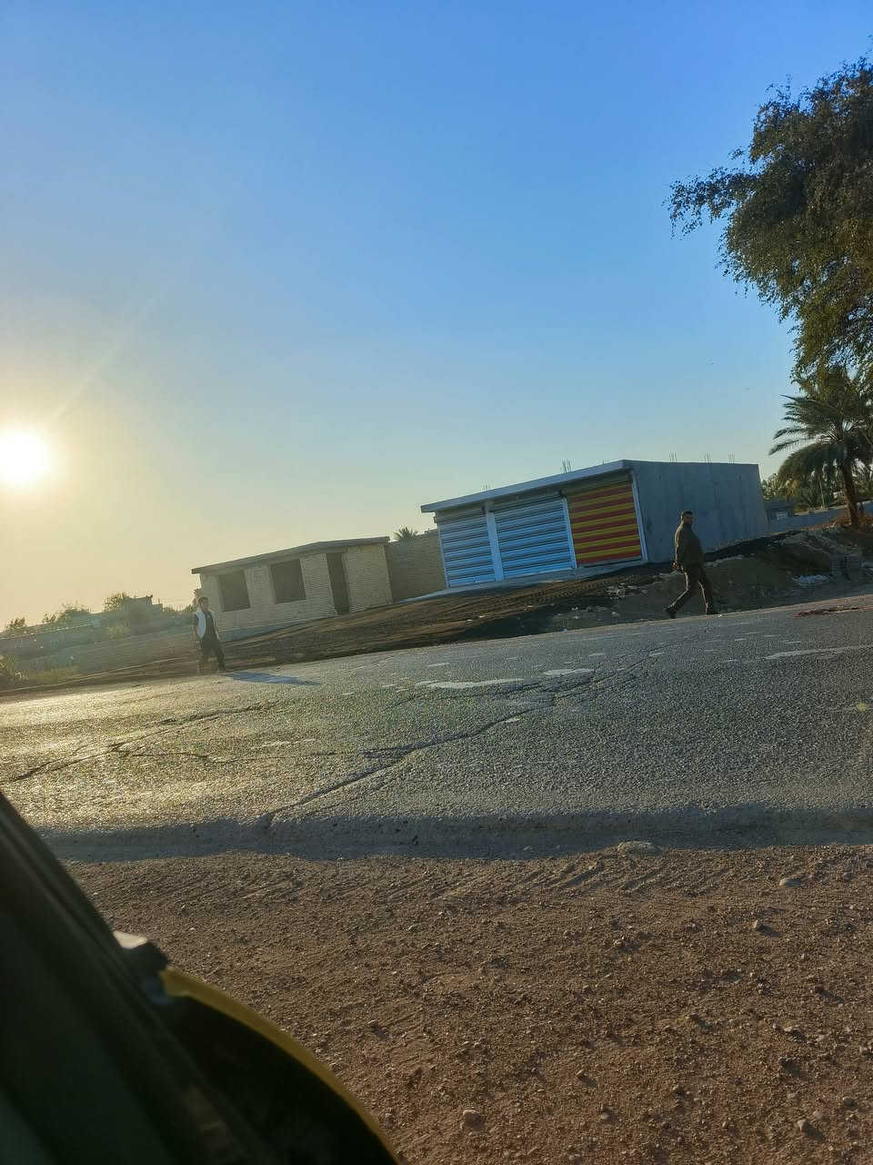 جملو طوله ١٦ متر في٩  على طريق النهروان يرهم  محلات  اومخزن حسب الطلب   للإيجار السعر مناسب ***********
