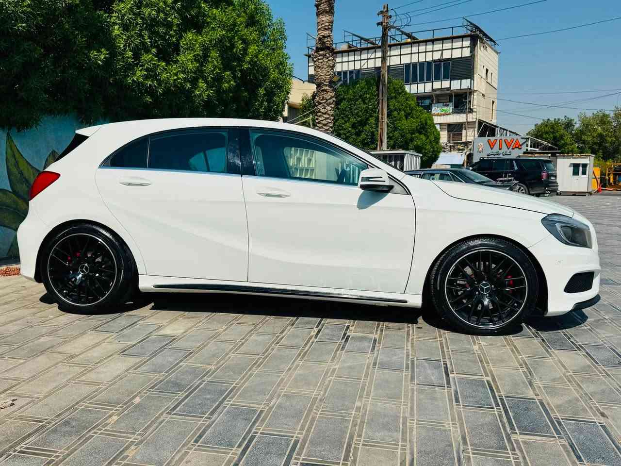 سلام عليكم 
لبيع Mercedes Benz A250 Sport 
خليجي وكاله BCM ضمان دولي
محرك 2000 تيربوا (اربعه سلندر) اقتصادي
موديل 2015
ماشيه 43 الف m
فول مواصافات 1/1 AMG SPORT 
سياره بيه صبغ البنيد وربع جاملغ خلفي رش فقط 
سياره عليه ادامه كاماله وتخم تاير جديد 
كير ومكينه عله وضع البلاد 
مابيه اي نقص سياره جاهزه وكامله
وعل فحص وين متحب
رقم لسلمانيه هزه وفحص وسنويه كله جديد 
 باسمي تحويل مباشر 
السعر 12500 يعني (125) ورقه وبيها مجال 
مكاني بغداد المنصور
*********** واتس
 *********** 
تحياتي🌺
