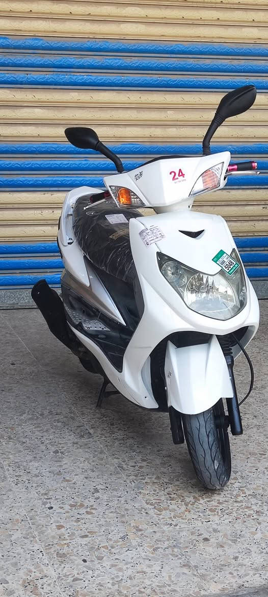 عليكم.... مكلف بلنشر
دراجه سكنس فحل كابريتر 🛵 للبيع
دراجه سلف وهندر كلة شغال  شلعه معدل كهربائيات كلهه شغاله جديدة بلادية أي نقص مابيهه جيب فيتر وتعال افحص
العنوان بغداد مدينه الصدر قرب مطعم ليمونه الاستفسار الاتصال على الرقم ***********
