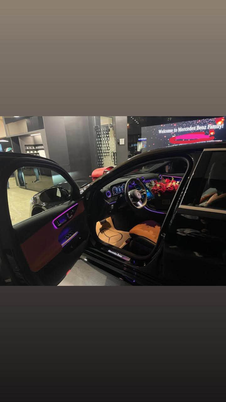 السلام عليكم

مرسيدس C200 AMG خليجي
وكالة العراق

السيارة ماشية 5000 كم
موديل 2025
السيارة خليجي وكالة MEC العراق

محرك 1500 تيربو 4 سلندر
السيارة فول مواصفات
شاشة عدادات رقمية
شاشة MBUX
Apple CarPlay / Android Auto
كاميرا خلفية
حساسات أمامية وخلفية
ونقطة عمياء و رادارات أمامية وخلفية
دخول ذكي على الأربع أبواب
فتحة سقف بانوراما
مقاعد جلد مع كهرباء
تدفئة للمقاعد الأمامية مع خاصية المساج
إنارة داخلية محيطية 64 لون
إضاءة LED
ويل حجم 19 تو سايز
السيارة رقم بغداد

والسيارة مغلفة PPF بالكامل من الخارج والداخل عند شركة جيوشيلد
والسيارة بحالة الوكالة

السعر 76,000,000 مليون دينار عراقي
وبيها مجال بسيط

مكان السيارة بغداد
للاستفسار الاتصال على الرقم
***********
عبدالرحمن
