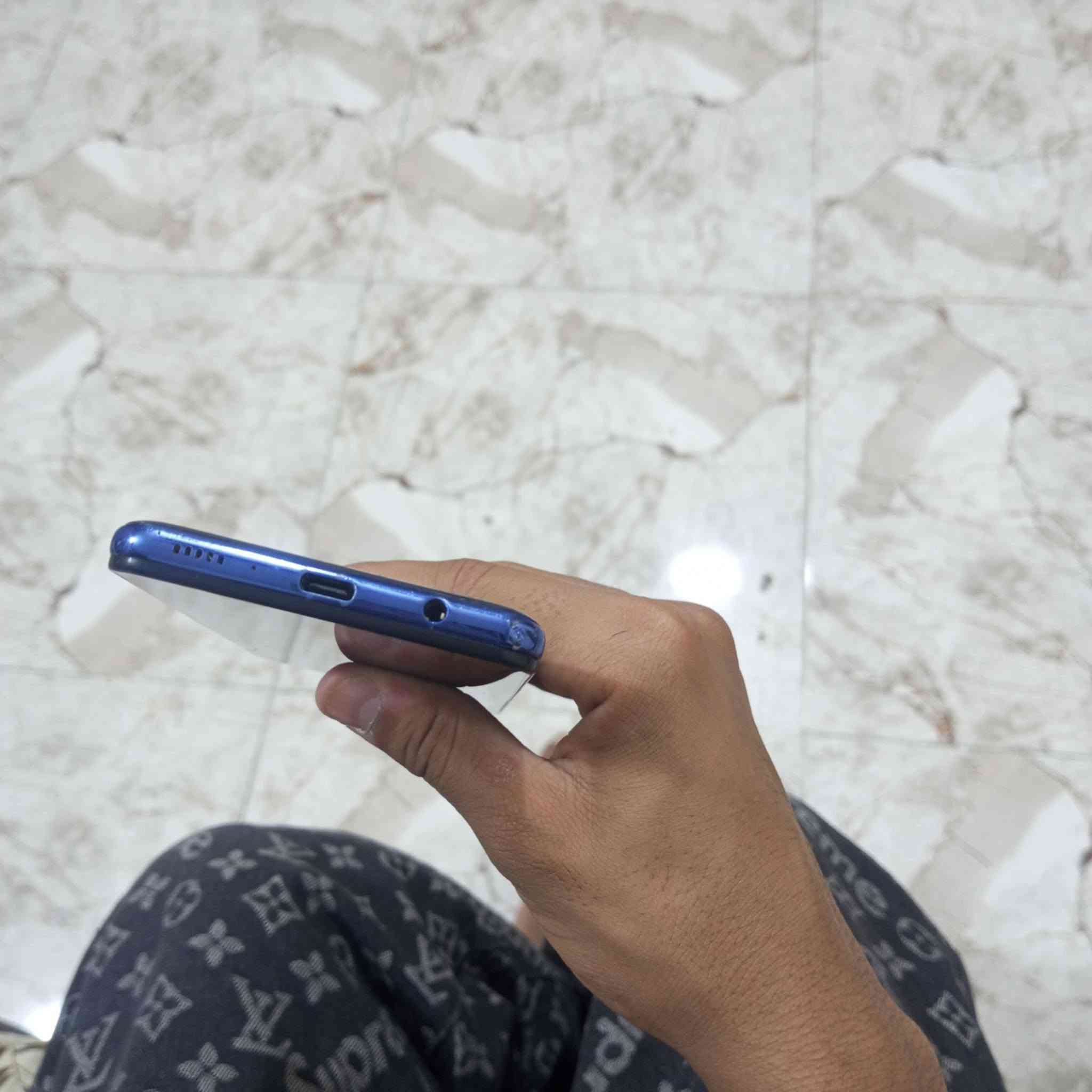 السلام  عليكم  سامسونج  اي 31مكفول ونضيف شرط الفحص ذاكره 128بطاريته5000 ياخذ خطين ورام جهاز بس هاي الفطور بل شاشه ماامثره ع لمس ابد لمسه يخبل ومايعلك ابد سعره 90وبي مجال قليل

نص مكتوب في الصور:
- Galaxy A31
- SM-A315F/DS
- RF8N62XLHQH
- 356268112966794
- 356269112966792
- حول الهاتف تعديل رقم الهاتف اسم الطراز رقم الطراز الرقم التسلسلی (1) IMEI (الفتحة (2) IMEI معلومات الحالة معلومات قانونية معلومات البرنامج معلومات البطارية هل تبحث عن شيء آخر؟ تحديث البرامج اعادة الضبط غير معروف Galaxy A31 SM-A315F/DS RF8N62XLHQH 356268112966794 356269112966792