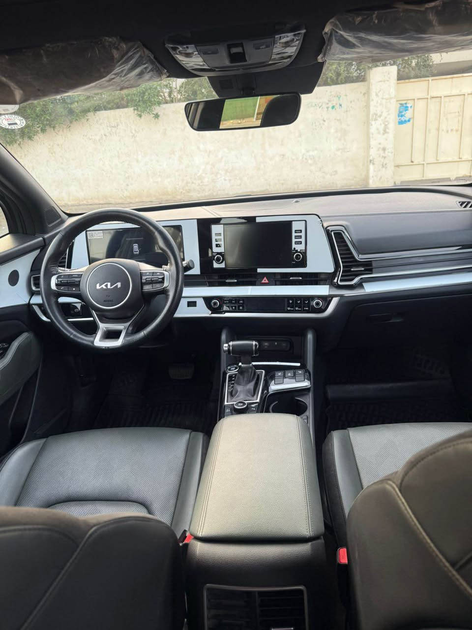 للبيع 🔥
كيا سبورتج 2024 (Black Edition)
Kia Sportage 2024

✔️ ماشية: 41 ألف
✔️ لون زيتوني مميز
✔️ وارد خليجي
✔️ داخلية لونين (تصميم رياضي فخم)
✔️ سونار (حساسات)

📍 الموقع: بغداد – شارع فلسطين / شارع الظلال

💰 السعر: 21,500 (قابل للتفاوض)

🔹 السيارة نظيفة جداً واستخدام شخصي
🔹 ملاحظة بسيطة: الدعامة الخلفية مصلّحة بشكل مرتب

جاهزة للفحص وما تحتاج أي صرف 👌

#كيا #سبورتج #كيا_سبورتج #Sportage #Kia
#سيارات_بغداد #بيع_سيارات #سيارة_للبيع
#BlackEdition #خليجي #SUV #2024

📞 للتواصل خاص أو اتصال

*********** بغداد, العراق
