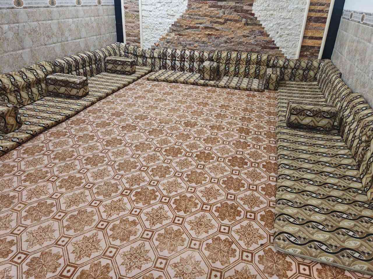 ديوان أرضي مستعمل للبيع 🛋️

▪️ 6 مخاد
▪️ 12 مسند
▪️ 6 دواشك
▪️ السعر: 120 ألف وبي مجال 
▪️ مستعمل ونظيف

📞 للاتصال والاستفسار: [رقم الهاتف  ***********]

