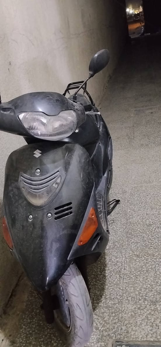 سلام عليكم دراجه للبيع لكزز للبيع مكانه ناصريه مركز رقم *********** جديده بس مامغسوله مكينه مامفتوحه
