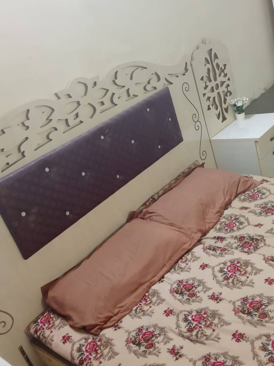 غرفه فول نظافه سعرها 300 عنوان قريه قرب صيطرة كركوك ***********
