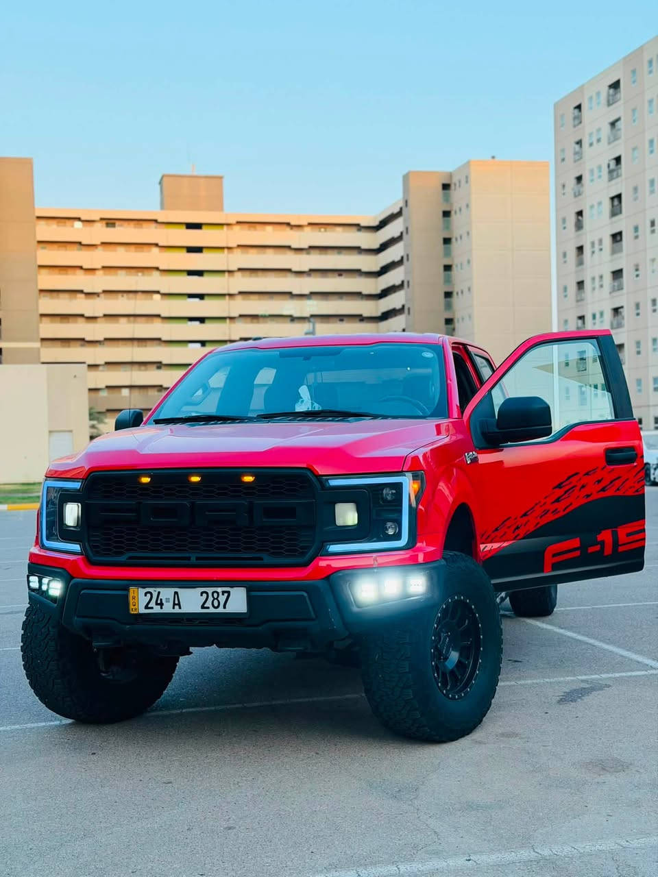 السلامُ عليكم
فورد F150 موديل 2018 
محرك 6 سلندر 3300 بدون تيربو تنفس طبيعي 
باب طويل بدي قصير المرغوب 
كير تعليك ثلاجة بدي كت رابتر بالكامل 
سنوية لغاية 6/ 2029 بأسمي 
ضرر باب خلف السائق بجم كبس 
كير محرك صدر كفالة عامة 
تخم تاير جديد 
رقم دهوك مميز 
السعر 225 ورقة 
بغداد ***********
