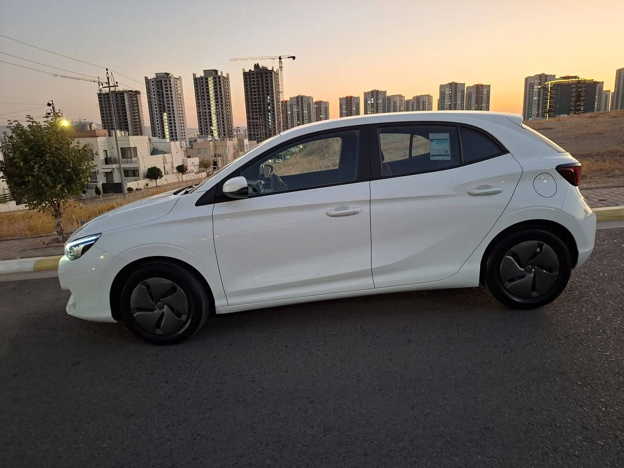 سڵاوی خواتان لێبێت
بۆ فرۆشتن mg3

2025مۆدێل
6000 km ڕۆشتوە
کوشن و گاعی سەردۆسەی بۆ کراوە

١٠٨ گەڵا سۆنەرەیەکەیم داناوە
 ***********
