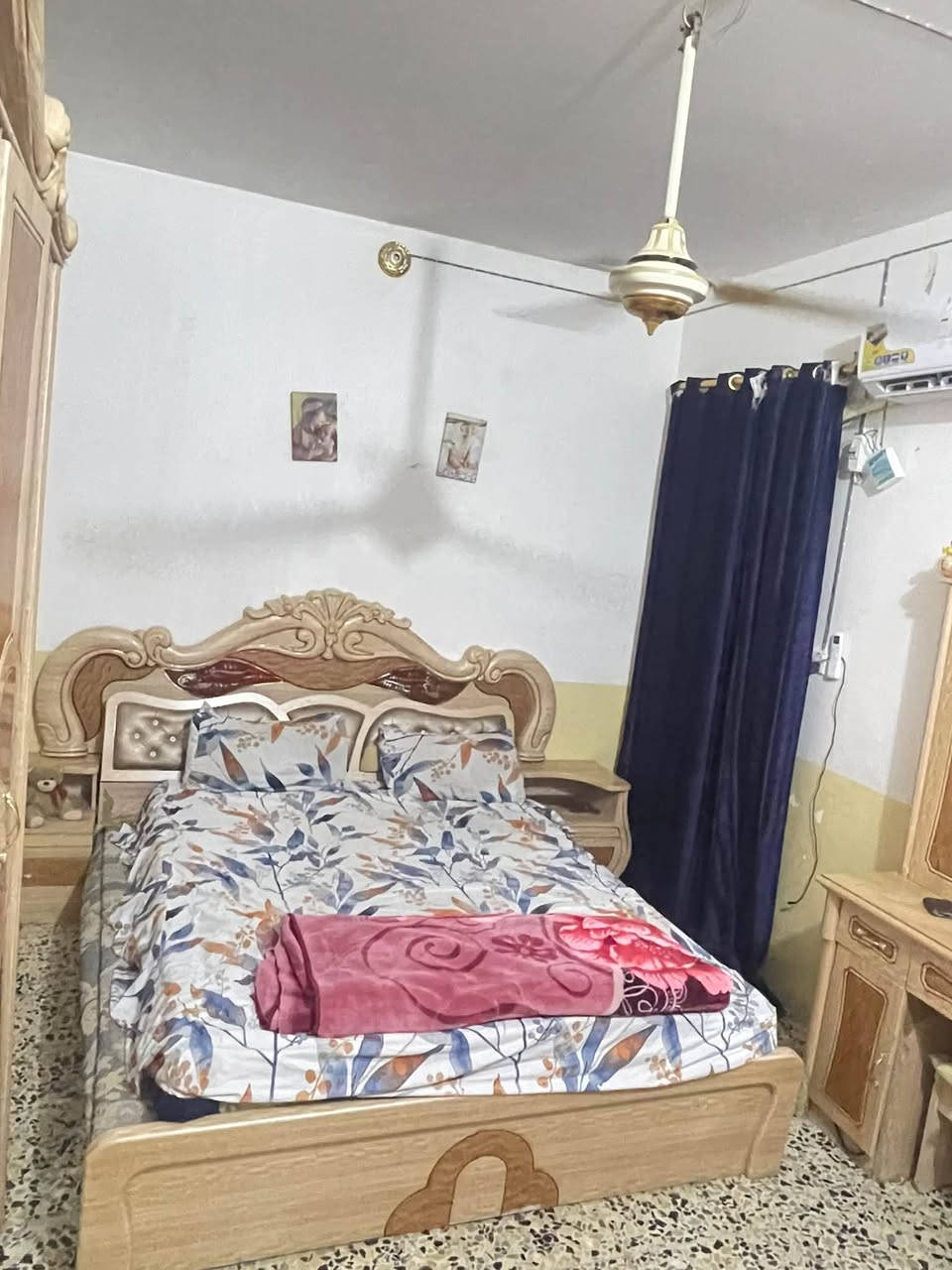 غرفه للبيع درجه أولاه نضيفه تركيه الاستفسار سعر200وبيه مجالالاتصال على رقم ***********
