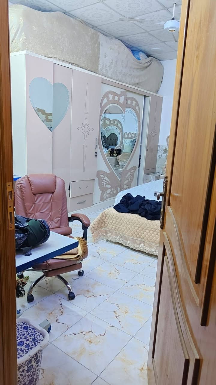 السلام عليكم...
دار للبيع ،،،
البوبيات عامود 55 
المساحه 100 متر مربع ركن فرع،،،
طابق واحد بناء جديد طابوق جمهوري والسقف صب مسلح ،،،التفاصيل واضحه من خلال الفيديوهات 
السعر المطلوب 146 وبي مجال للشراي
للأستفسار اكثر  الاتصال على الرقم ***********
