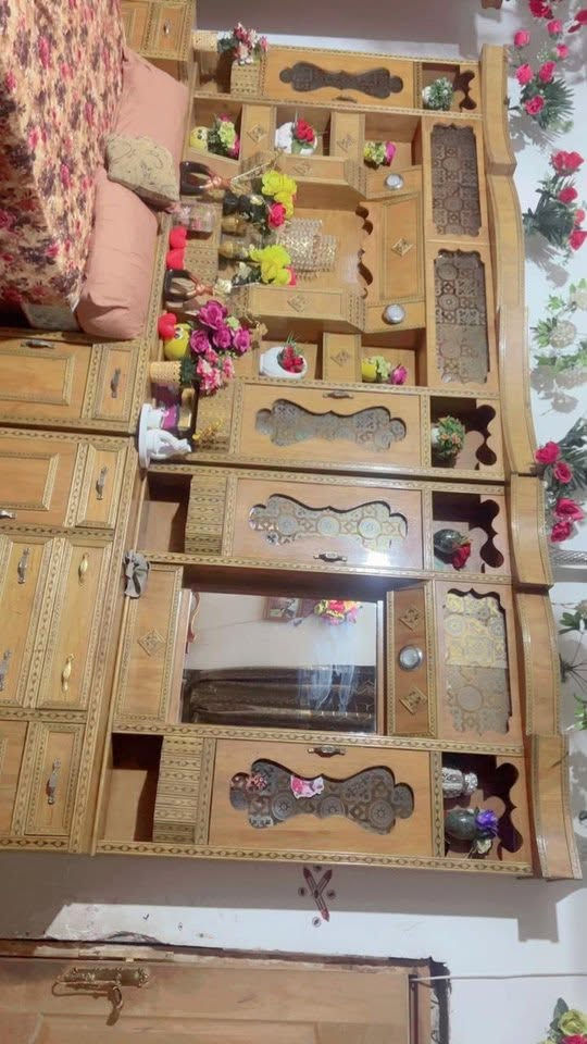 سلام عليكم غرفه نوم للبيع مكان ابو غريب السعر ٩٠٠الاستفسار ***********ويستعمل واتساب
