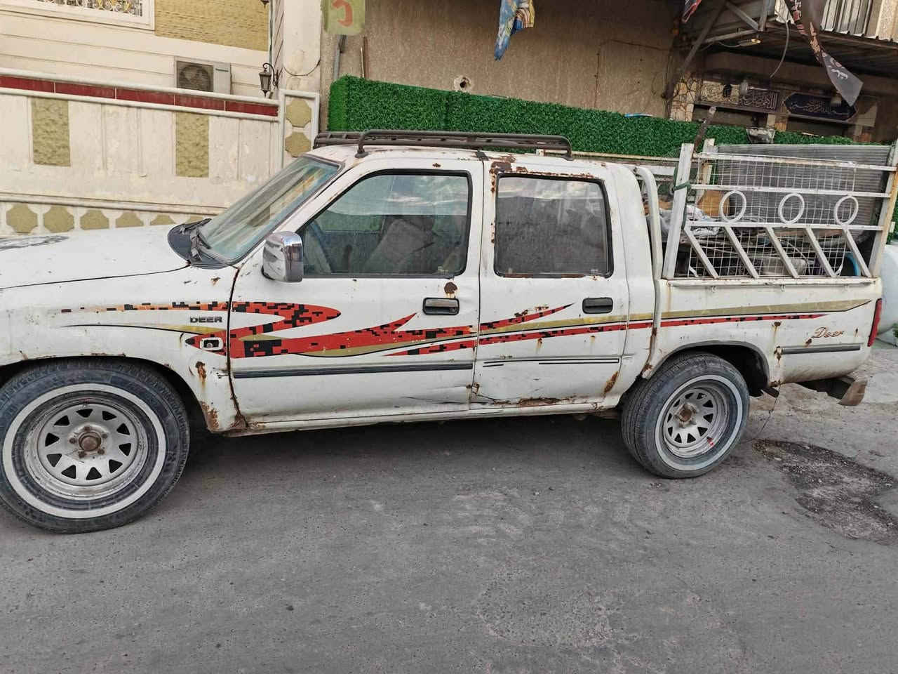 سياره بسمي عارضها للبيع لكتفاء الحاجه لها ولاحتياجي للسيوله النقديه 
العنوان بغداد وسياره رقم بغداد الماني وموجوده في بغداد  مقابل ثمن 4 ملايين قفل جوه سعرها ب500 الف دينار علما موديل 2006 صنع صيني 
للتواصل والاستفسار 
***********  واتساب
