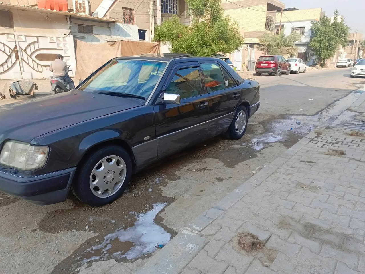 السلام عليكم البيع مارسدس دب 300 موديل 1993 رقم بغداد انكليزي بسمي سياره جاهزه مكينه كير حداديه تخم تأير تبريد مكينه بلاديه سياره بيه كص قماره فقط سياره مكفول من نقل جثه سياره فول فتحي كشنات كهرباي جلد   الهاتف *********** مكاني نجف
