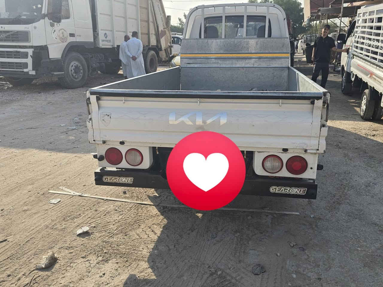 السلام عليكم كيا حمل للبيع موديل 2020 رقم كربلاء انجليزي سنويه 31 سياره نظيفه وجاهزه مال جناي عنواني كربلاء طريق النجف *********** السعر ١١٨ بيها مجال
